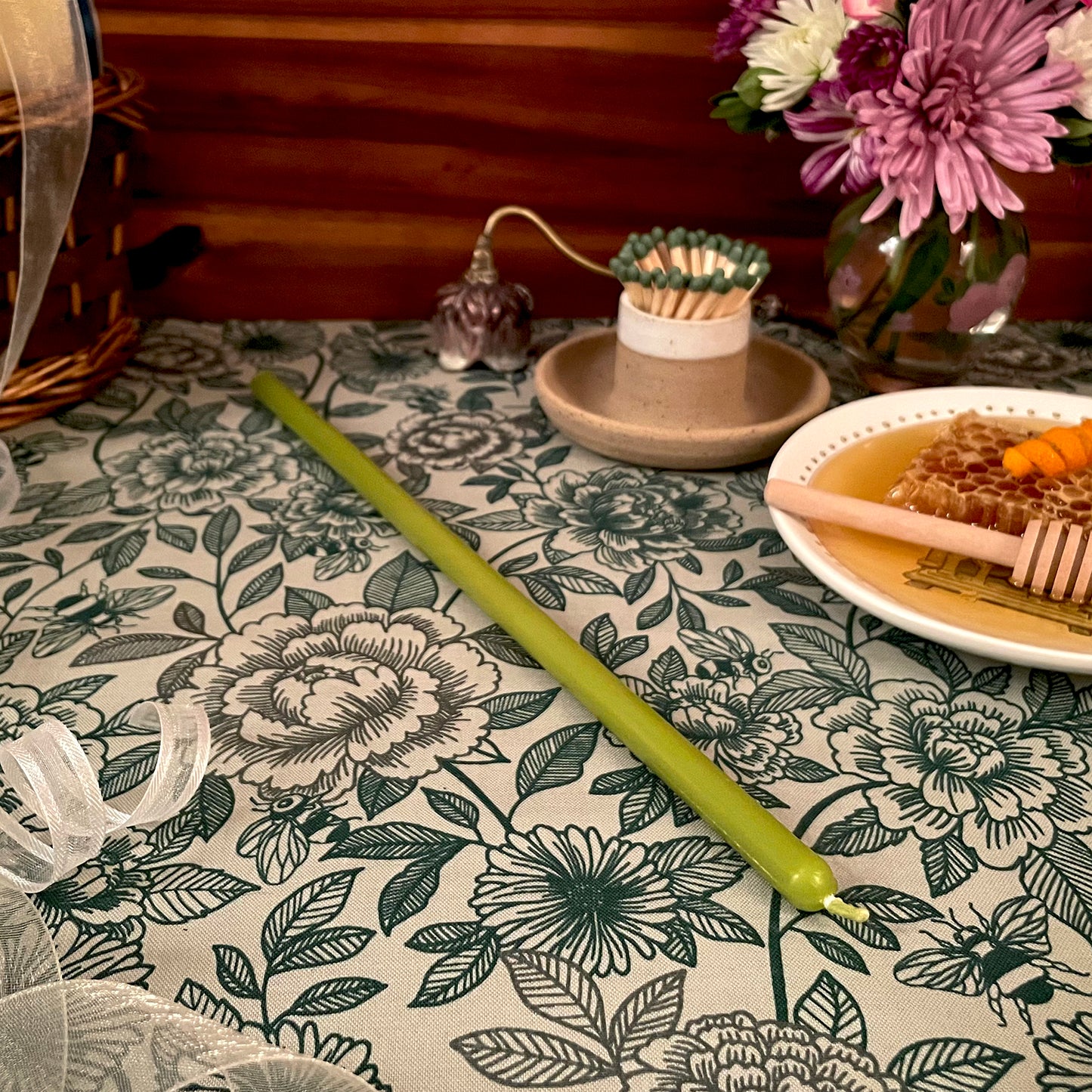 Зеленый конус из пчелиного воска (тонкий, 10 дюймов)