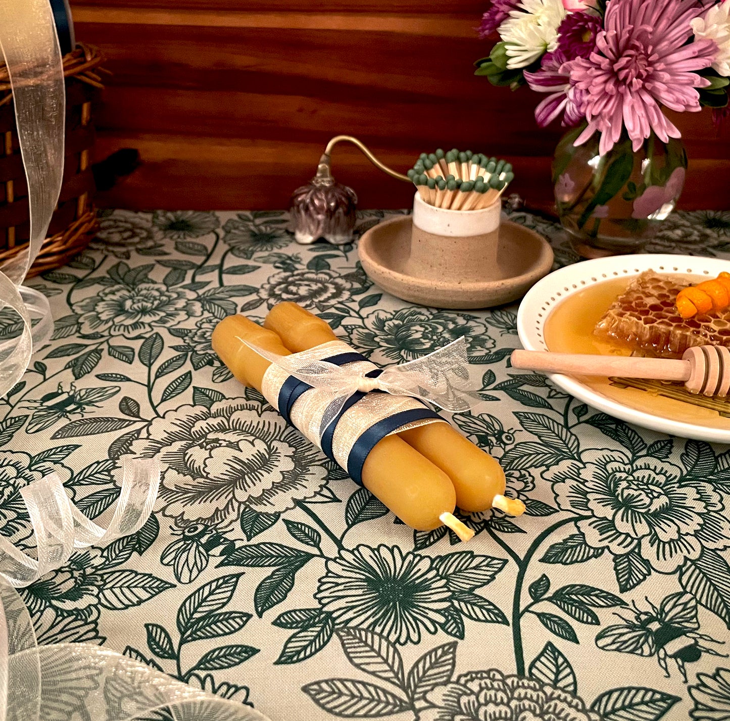 6 золотых конусов из пчелиного воска (толщиной 5 дюймов)