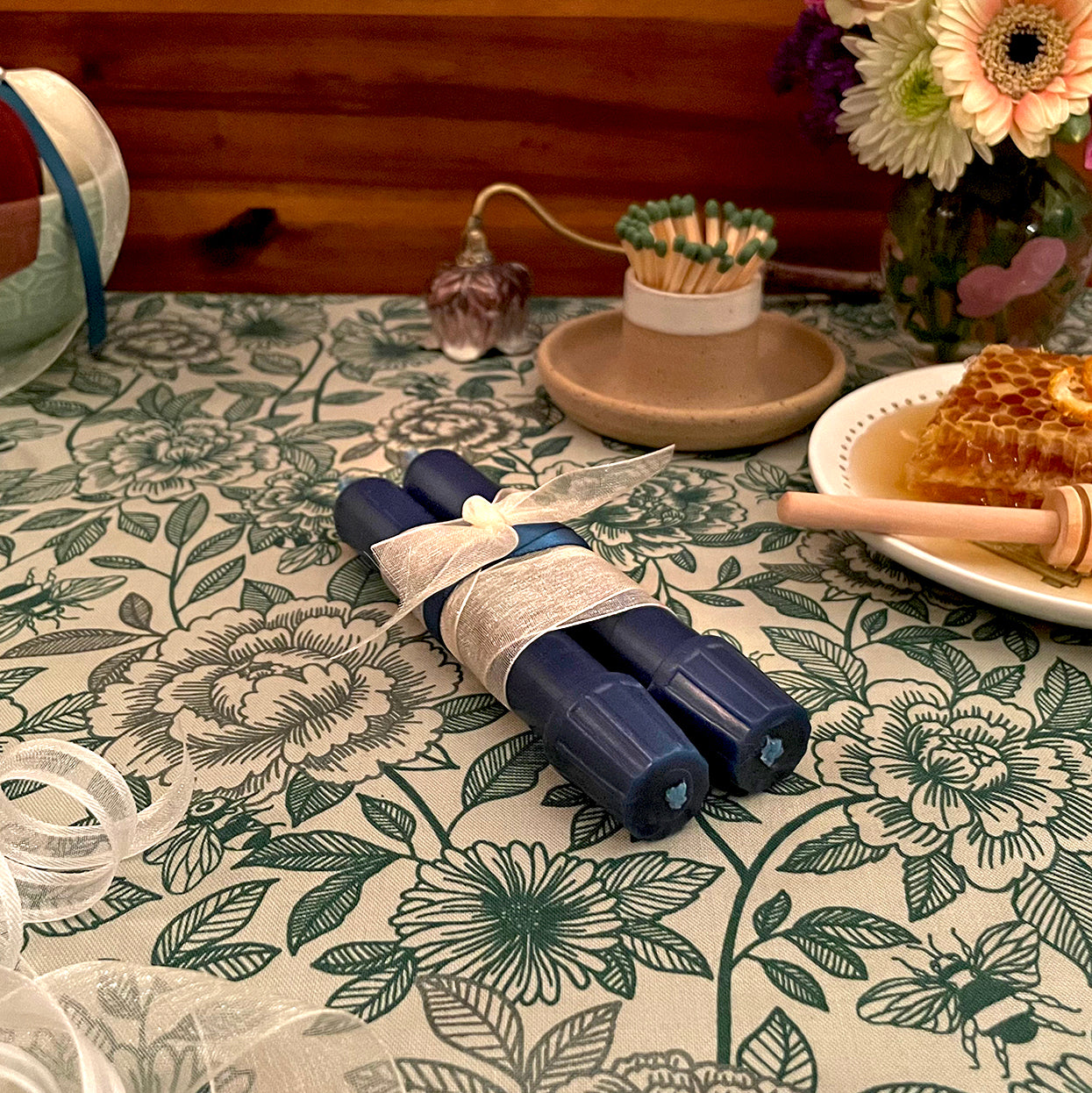 Синий конус из пчелиного воска (толщина 5 дюймов)