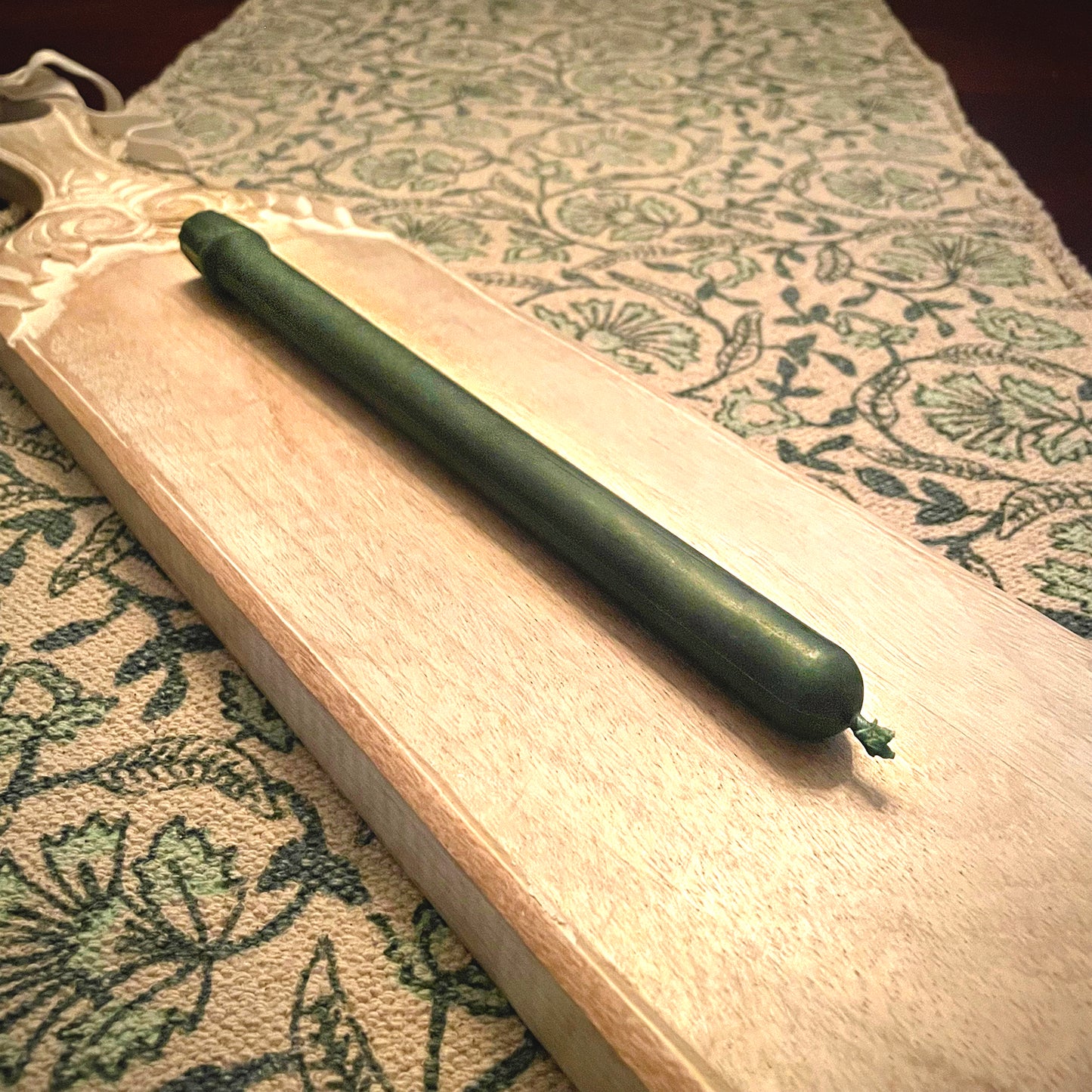 Green Beeswax Taper (Thick 10in)