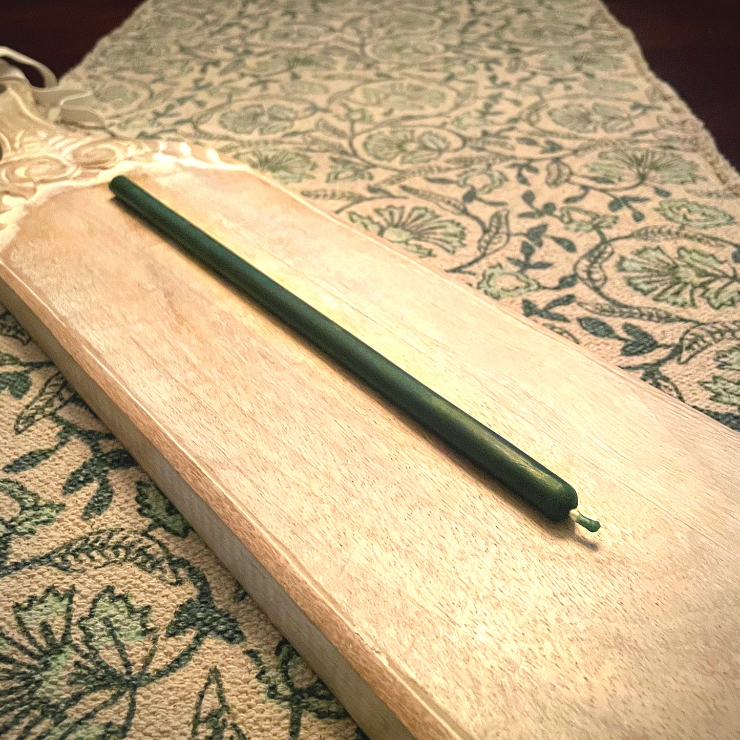 Green Beeswax Taper (Thin 10in)